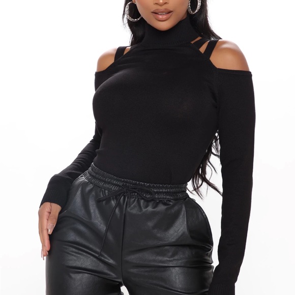 Fashion Nova Sweaters - New nwt fashion nova destination chic sweater - black - medium
